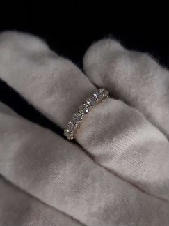 Обручальное кольцо с бриллиантами и сертификатом