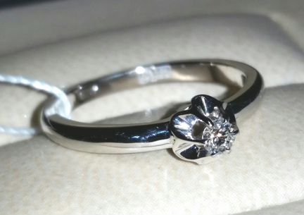 Кольцо золотое с бриллиантом (Россия)