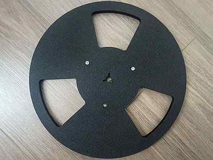 Катушки для магнитофона. Алюминиевые катушки для бобинного магнитофона. Катушки akai 27. Катушка grundig. Катушки бобины для катушечного магнитофона.