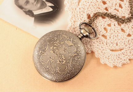 Часы-подвеска №32 Цветочная филигрань