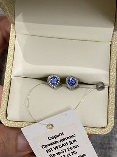 Золотые серьги пусеты с сапфирами и бриллиантами